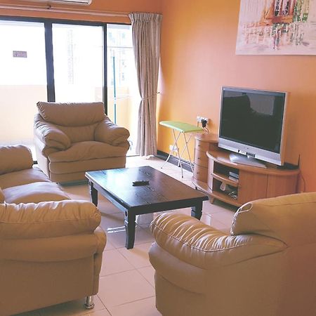 Marina Court Kota Kinabalu- Bigger Group Stay Together- 6 Bedroom Apartments Екстериор снимка