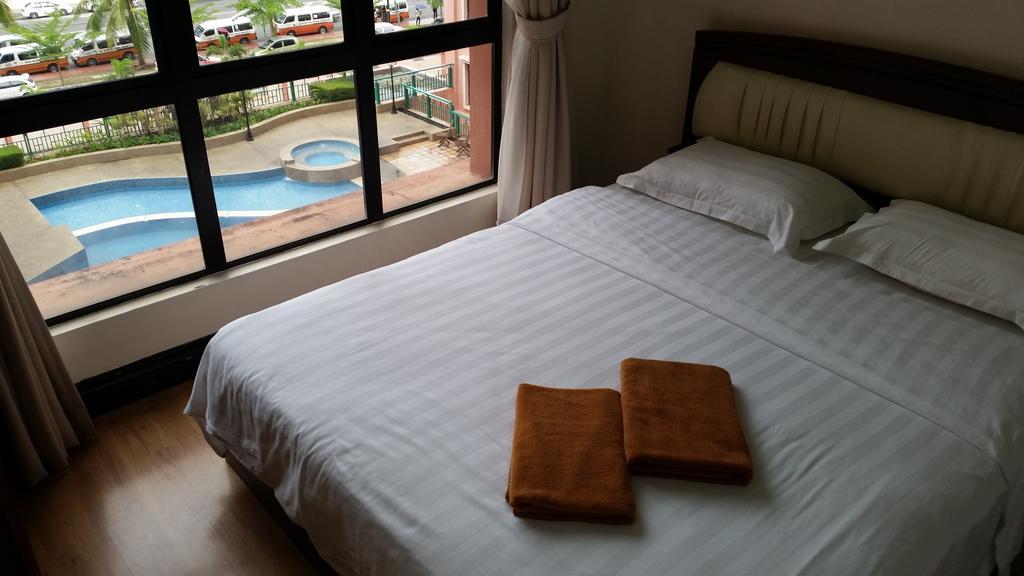 Marina Court Kota Kinabalu- Bigger Group Stay Together- 6 Bedroom Apartments Стая снимка