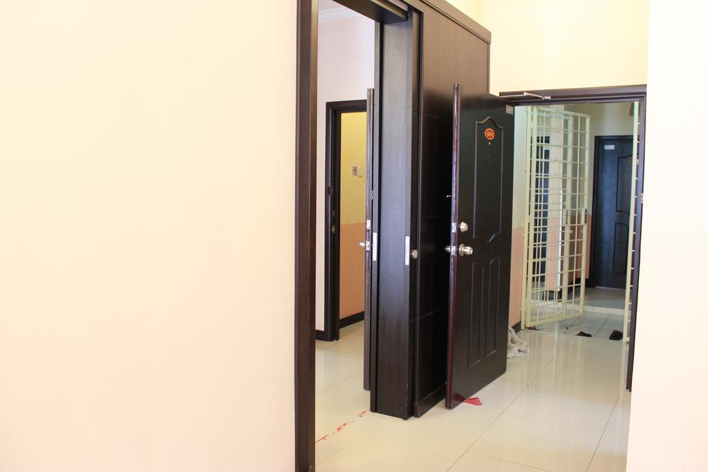 Marina Court Kota Kinabalu- Bigger Group Stay Together- 6 Bedroom Apartments Екстериор снимка
